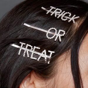 NWT Trick or Treat diamanté hair clips Nasty Gal